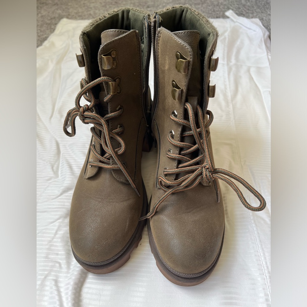 Women’s Boots